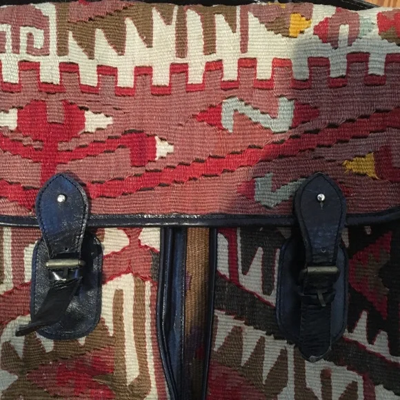 Host Pick! THE NOMADIE COLLECTION Vintage Kilim Briefcase/Laptop Bag - Picture 3 of 8